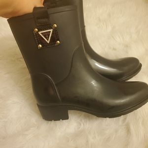 Guess rain boots